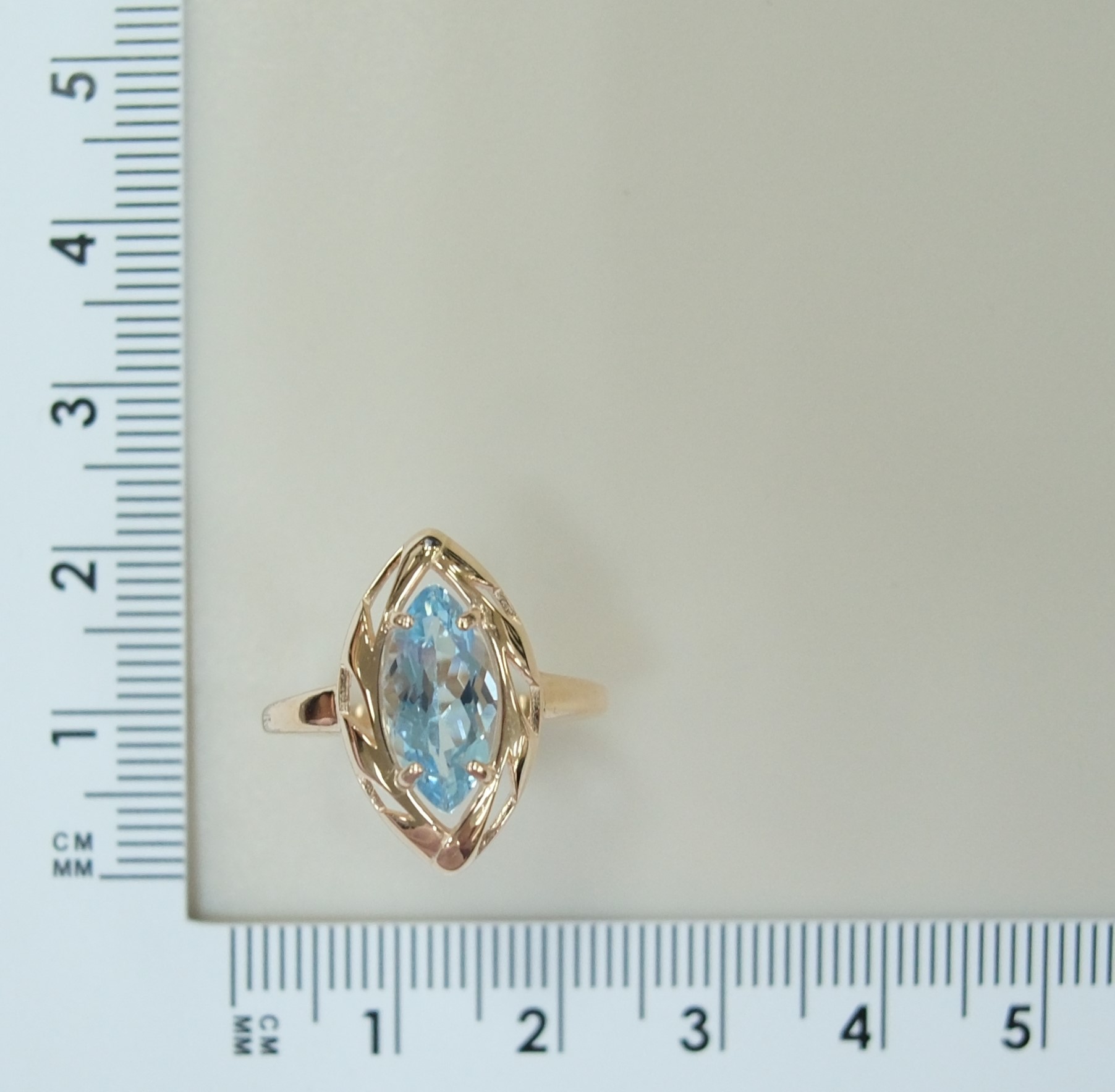 Серебряное кольцо с топазом